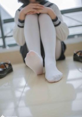 她扒下内裤让我爽了一夜动漫