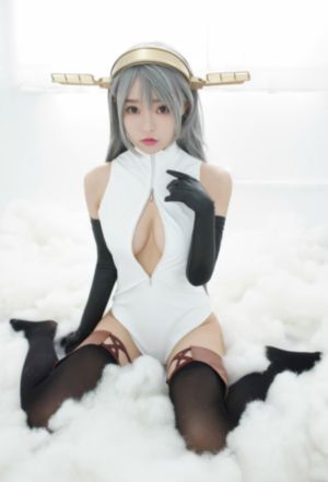 皇上捏住宫女的巨峰