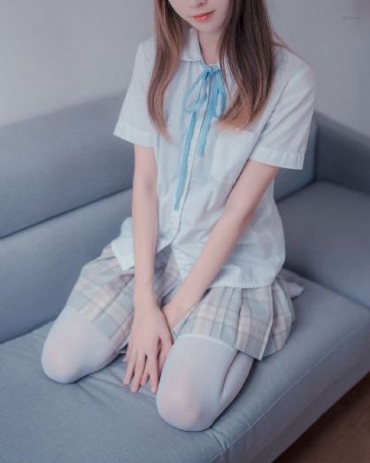 年轻丰满的继母3免费