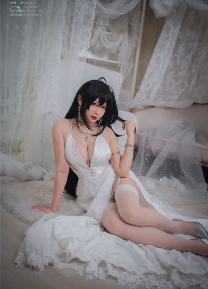 脱衣女郎