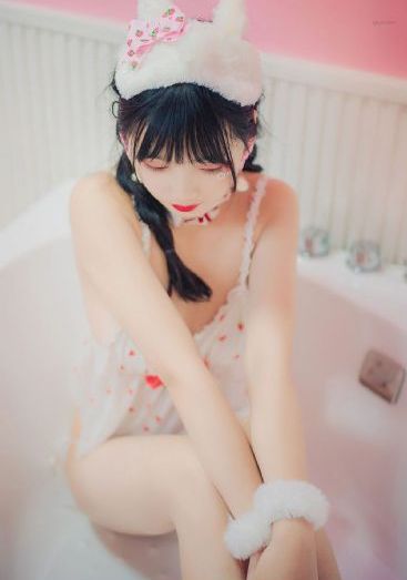 商务旅行与戴绿帽子的女老板同房
