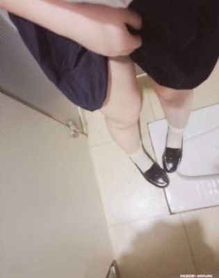 少年男仆库洛免费观看